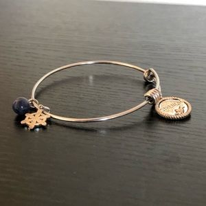 🟢 strength dark blue charm bracelet